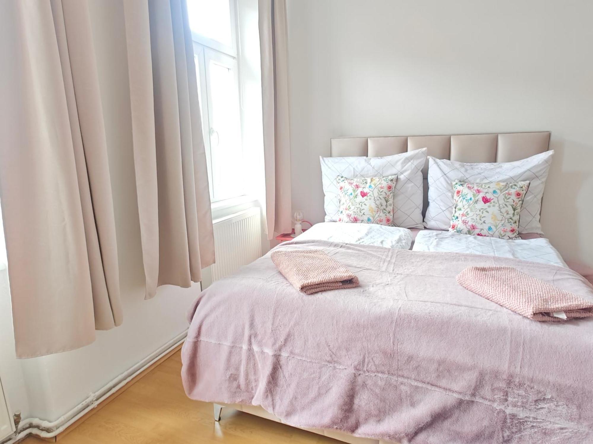 The Rose Apartment - Near Schoenbrunn Palace Wina Bagian luar foto